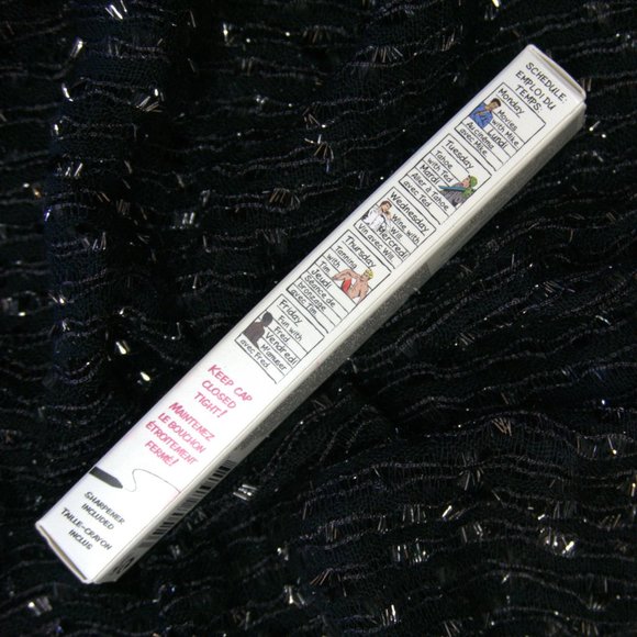 MR WRITE NOW EYELINER PENCIL - dark grey Net wt 0.01 oz / 0.28 g - Picture 7 of 8